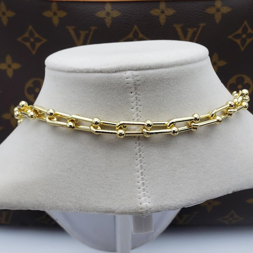Authentic Louis Vuitton Gold Padlock with Unbranded 18k Gold Plated Necklace - Picture 5 of 10